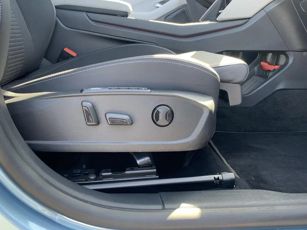 Ford Explorer Premium Extended Range AWD 79 kWh 340pk uit 2025, foto 16