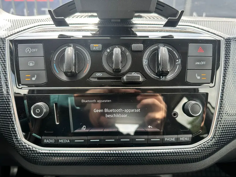 Volkswagen UP! 1.0 / AIRCO / STOELVERWARMING / CAMERA / CRUI uit 2021, foto 15