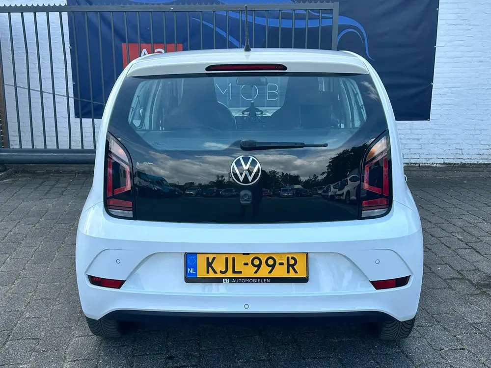 Volkswagen UP! 1.0 / AIRCO / STOELVERWARMING / CAMERA / CRUI uit 2021, foto 8