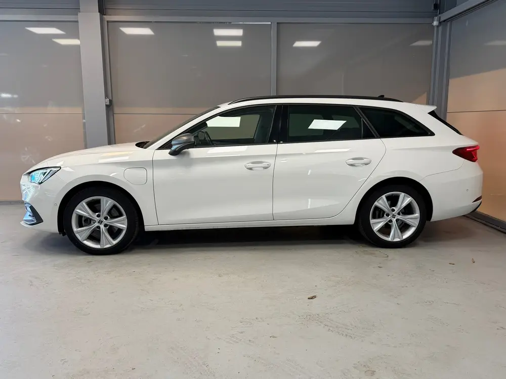 SEAT Leon 1.4 TSI eHybrid PHEV FR Business Inte uit 2021, foto 2
