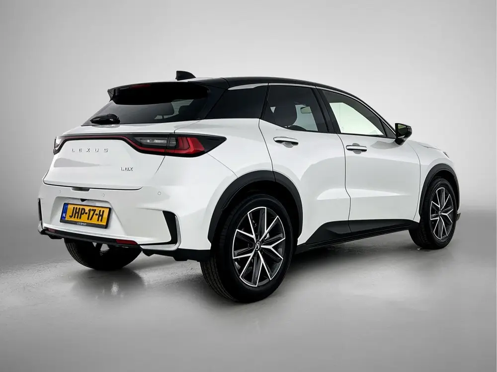 Lexus LBX 1.5 Hybrid Emotion Tech Pack (bj 2025 uit 2025, foto 2