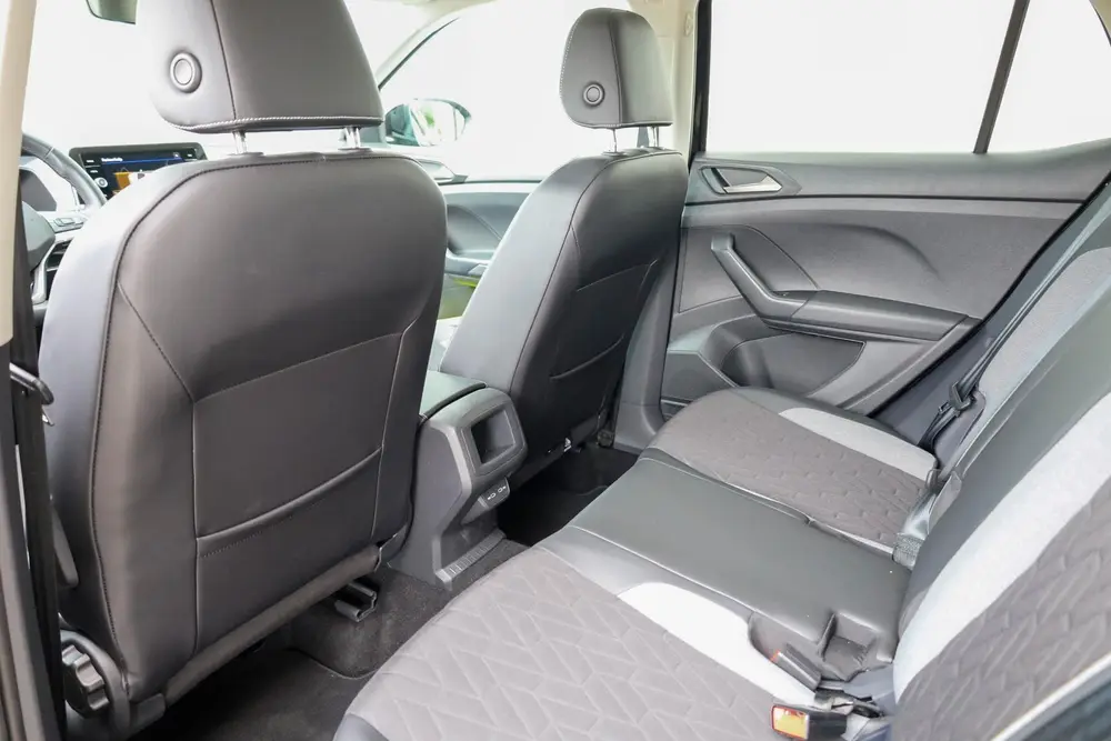 Volkswagen T-Cross 1.0 TSI 95pk Life Edition | Navigatie | A uit 2025, foto 17