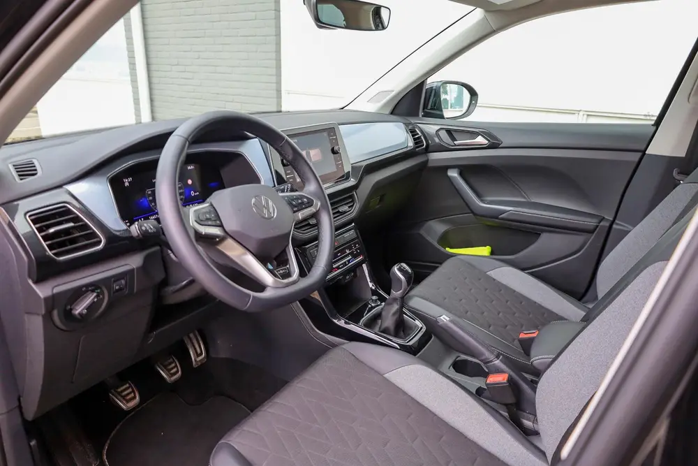 Volkswagen T-Cross 1.0 TSI 95pk Life Edition | Navigatie | A uit 2025, foto 19