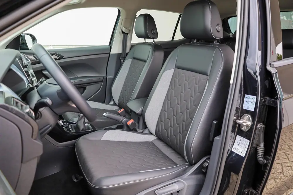 Volkswagen T-Cross 1.0 TSI 95pk Life Edition | Navigatie | A uit 2025, foto 4