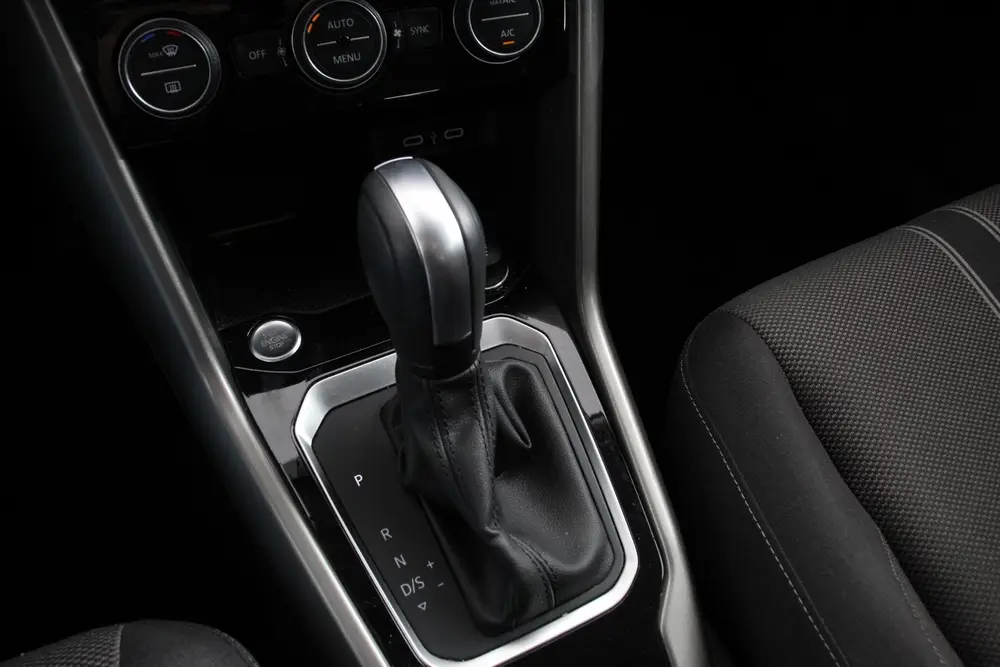 Volkswagen T-Roc 1.5 TSI 150pk DSG Style Team Navigatie Clim uit 2021, foto 20