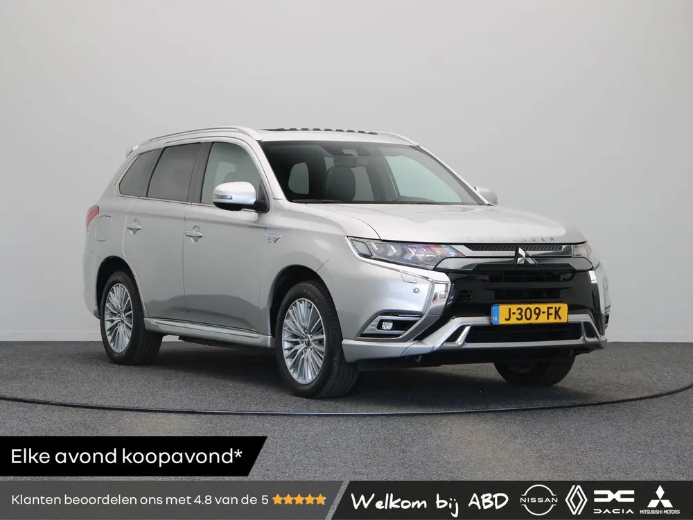 Mitsubishi Outlander 2.4 PHEV Instyle | Leder | Panorama dak uit 2020