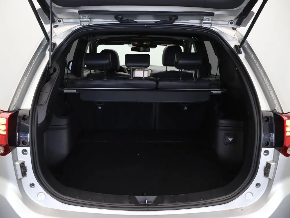 Mitsubishi Outlander 2.4 PHEV Instyle | Leder | Panorama dak uit 2020, foto 18