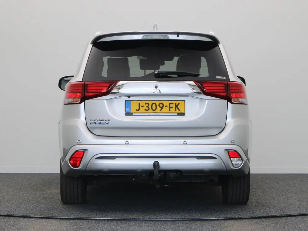 Mitsubishi Outlander 2.4 PHEV Instyle | Leder | Panorama dak uit 2020, foto 8