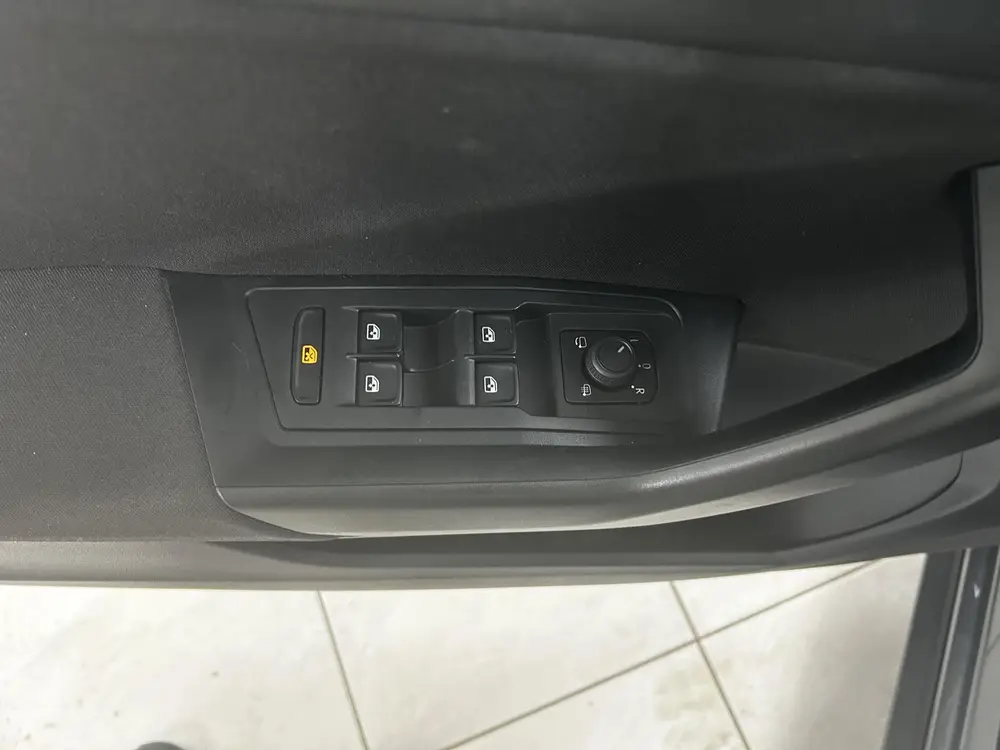 Volkswagen T-Roc 1.0 TSI Life | NAVIGATIE | PARKEERSENSOREN uit 2022, foto 18