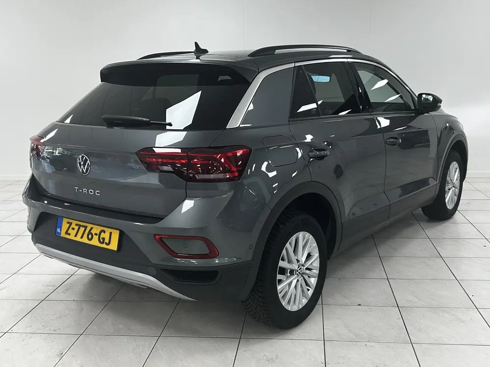 Volkswagen T-Roc 1.0 TSI Life | NAVIGATIE | PARKEERSENSOREN uit 2022, foto 2