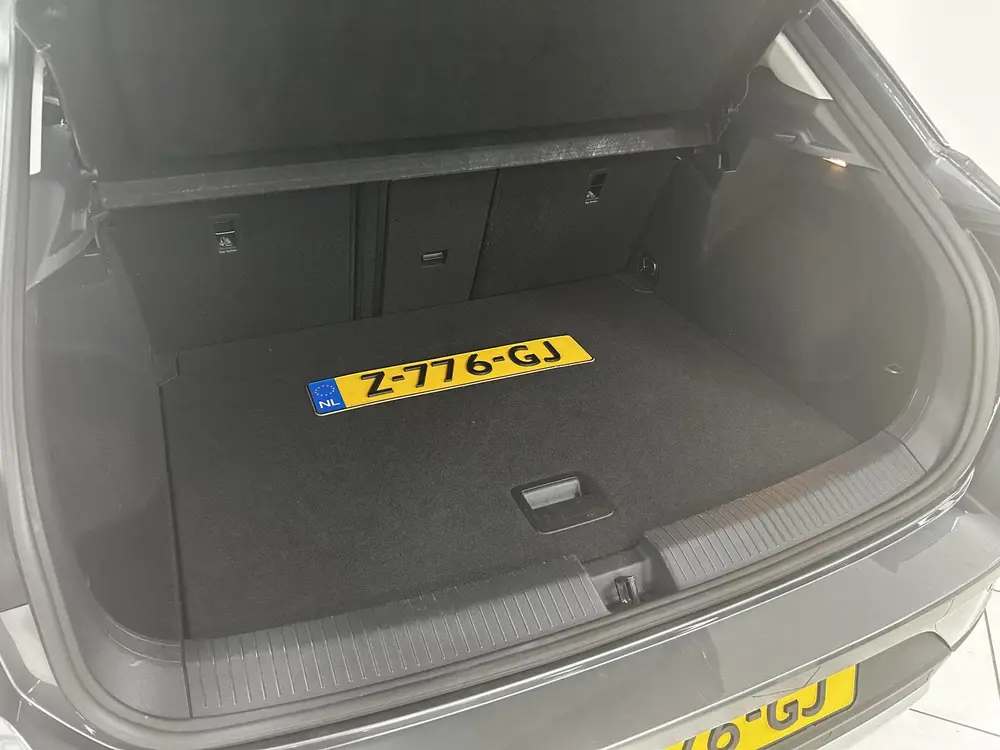 Volkswagen T-Roc 1.0 TSI Life | NAVIGATIE | PARKEERSENSOREN uit 2022, foto 9