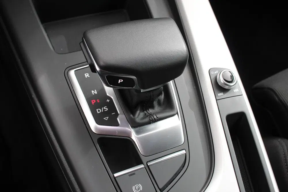 Audi A4 40 TFSI 204 pk S-tronic S Line Plus Naviga uit 2022, foto 19
