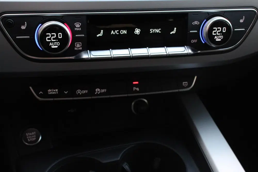 Audi A4 40 TFSI 204 pk S-tronic S Line Plus Naviga uit 2022, foto 20