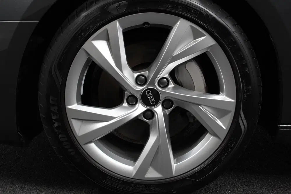 Audi A4 40 TFSI 204 pk S-tronic S Line Plus Naviga uit 2022, foto 3