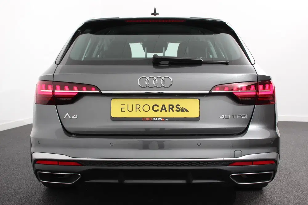 Audi A4 40 TFSI 204 pk S-tronic S Line Plus Naviga uit 2022, foto 5