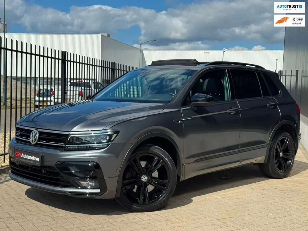 Volkswagen Tiguan 2.0 TSI 4Motion R-Line Pano Camera Trekhaa uit 2019