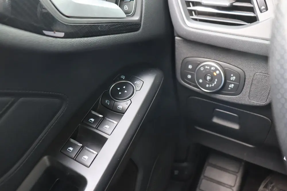 Ford Focus 1.0 EcoBoost ST Line Bus org NL uit 2019, foto 19