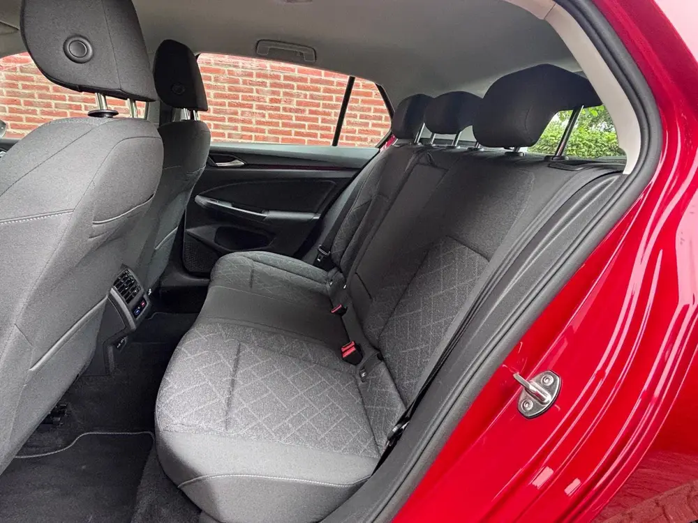 Volkswagen Golf 1.0 TSI Life uit 2020, foto 13