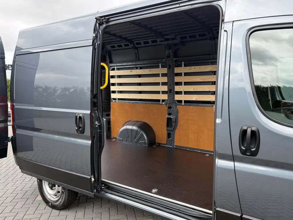 Opel Movano 2.2D 120 PK uit 2024, foto 9