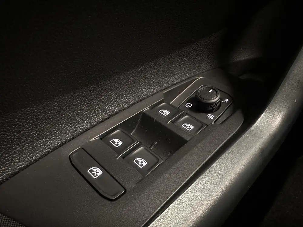 Volkswagen Polo 1.0 TSI Life DEMO Airco Caplay Navi Cruise C uit 2022, foto 16