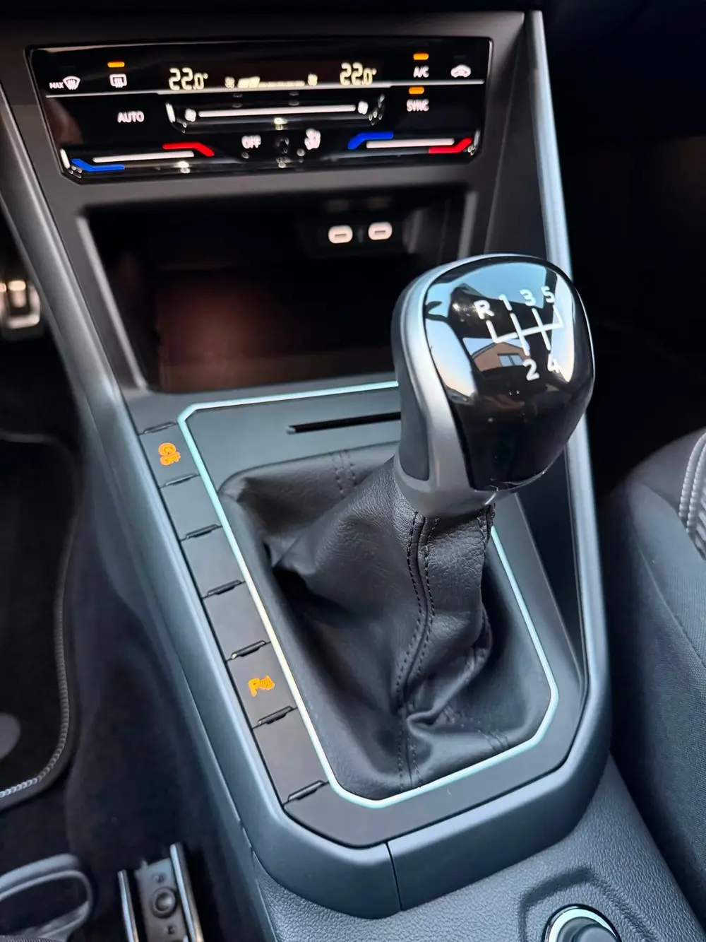 Volkswagen Polo 1.0 TSI R-Line Pano Acc IQ Light Climatr Vir uit 2024, foto 7