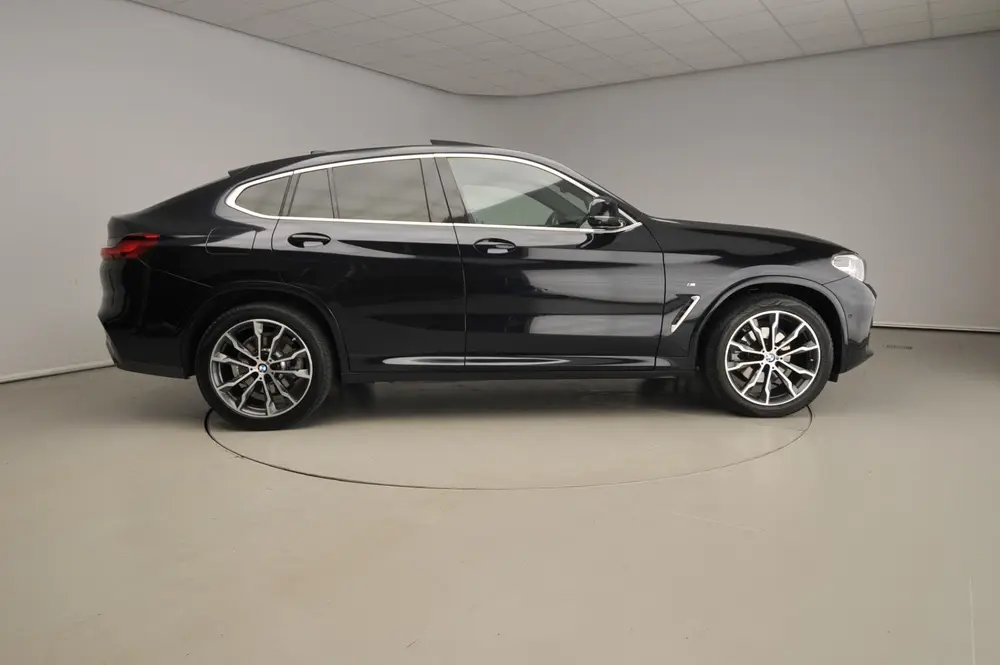 BMW X4 xDrive20i uit 2021, foto 4