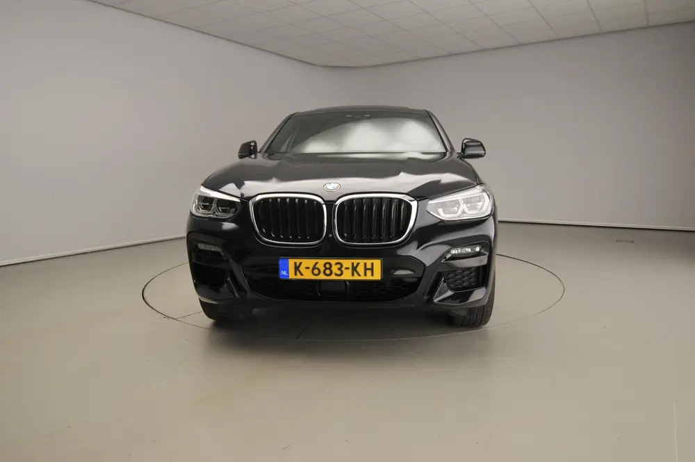 BMW X4 xDrive20i uit 2021, foto 5