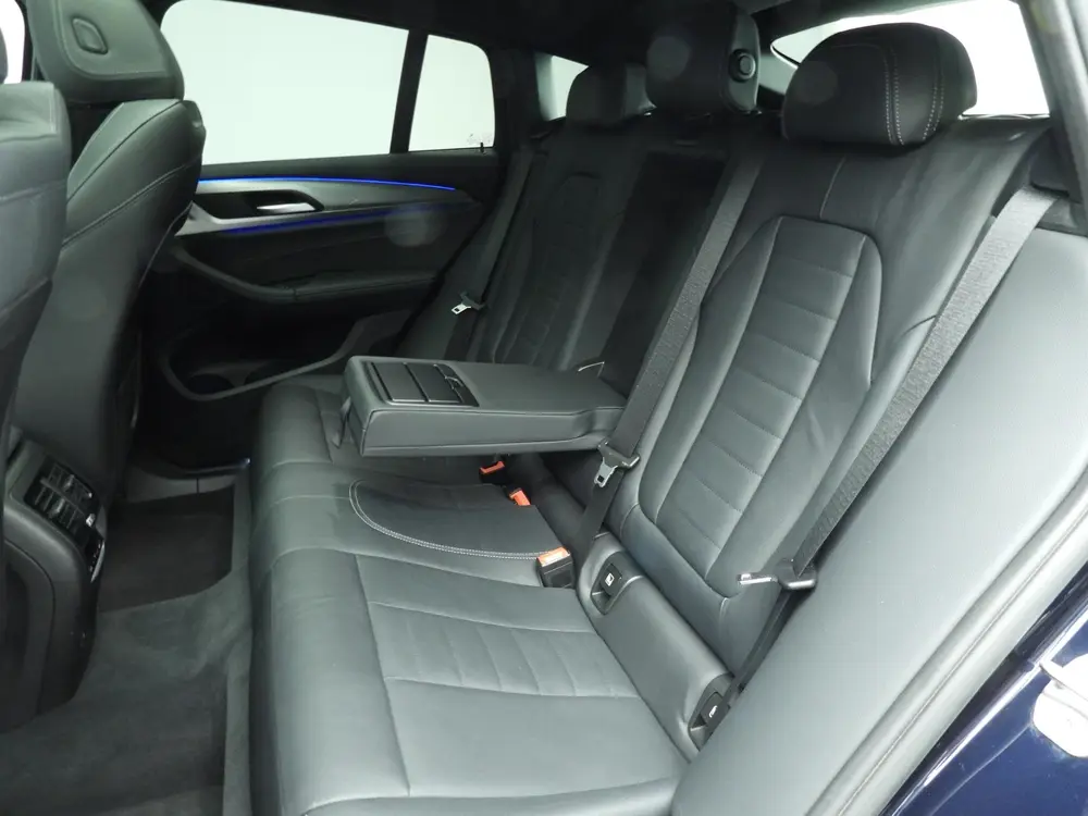 BMW X4 xDrive20i uit 2021, foto 8