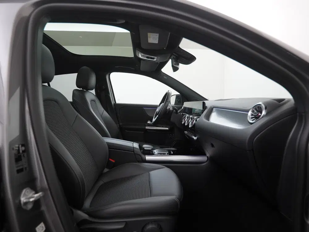 Mercedes-Benz GLA 250e Progressive Night uit 2022, foto 3