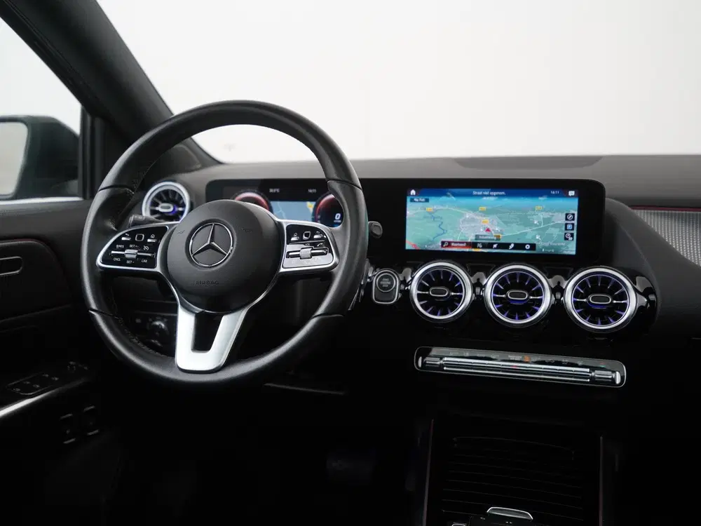 Mercedes-Benz GLA 250e Progressive Night uit 2022, foto 7
