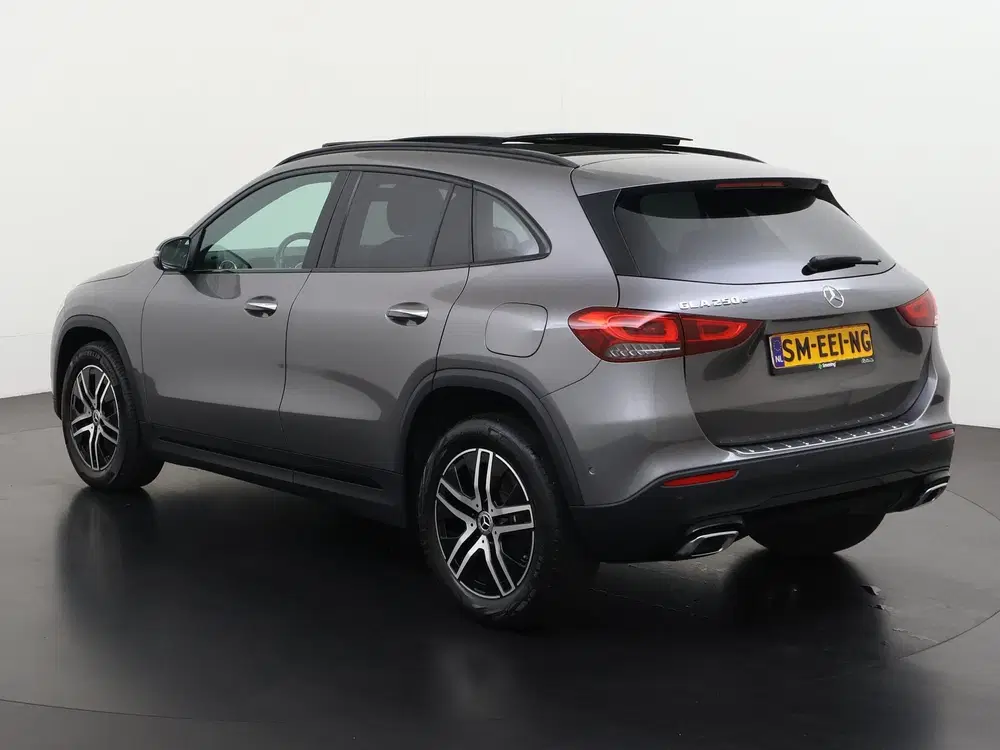 Mercedes-Benz GLA 250e Progressive Night uit 2022, foto 8