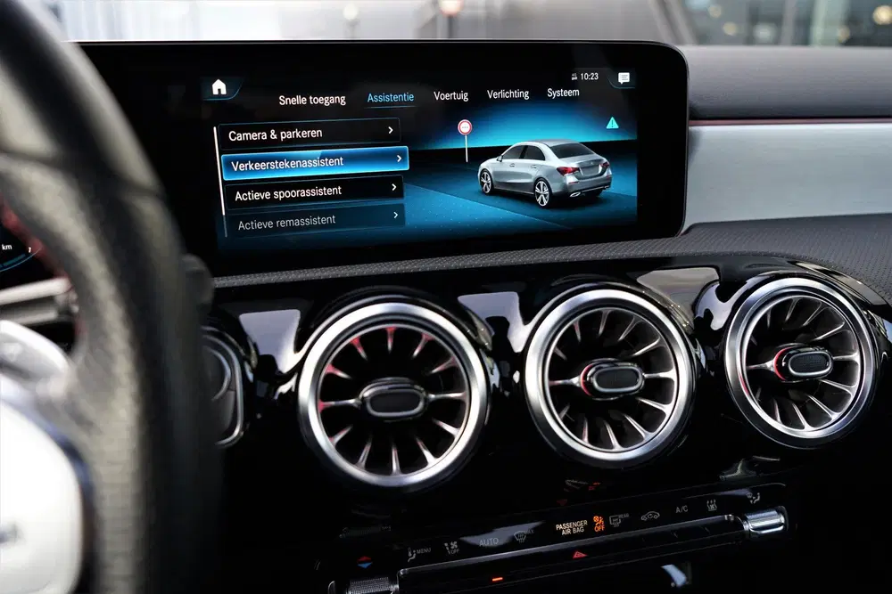 Mercedes-Benz A-Klasse 250 e AMG 218pk Pano Camera Sfeerverl uit 2022, foto 16