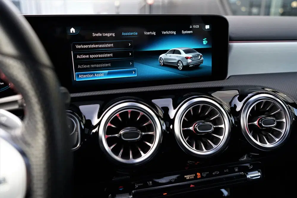 Mercedes-Benz A-Klasse 250 e AMG 218pk Pano Camera Sfeerverl uit 2022, foto 17