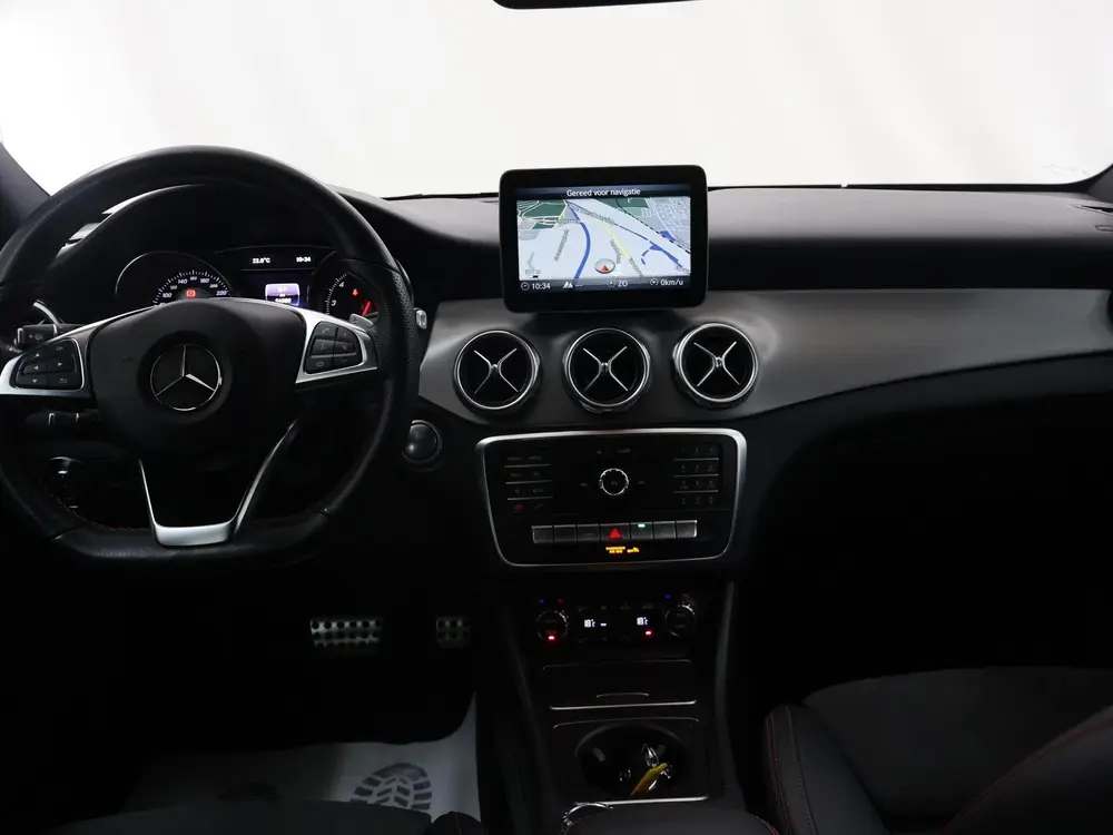 Mercedes-Benz GLA 180 Business Solution AMG Limited uit 2019, foto 8