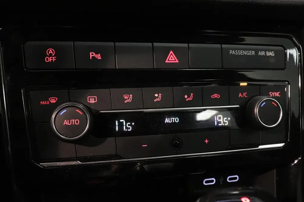 Volkswagen T-Cross 1.0 TSI 2 x R-Line | BEATS audio | Naviga uit 2021, foto 12