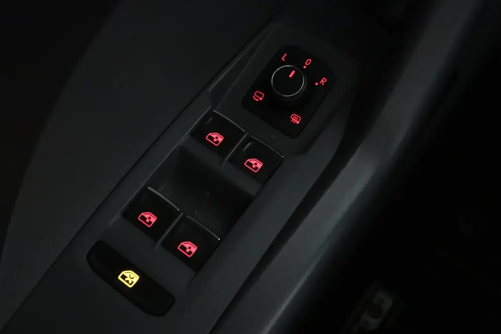 Volkswagen T-Cross 1.0 TSI 2 x R-Line | BEATS audio | Naviga uit 2021, foto 20