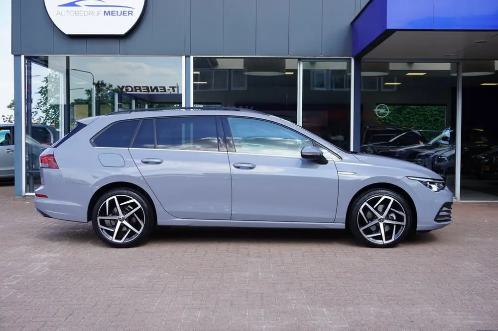 Volkswagen Golf Variant 1.5 eTSI Style | Automaat | Airco | uit 2022, foto 3