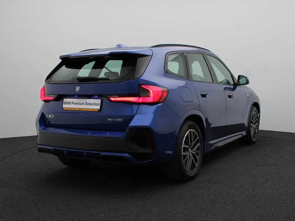 BMW iX1 xDrive30 M Sportpakket uit 2025, foto 2