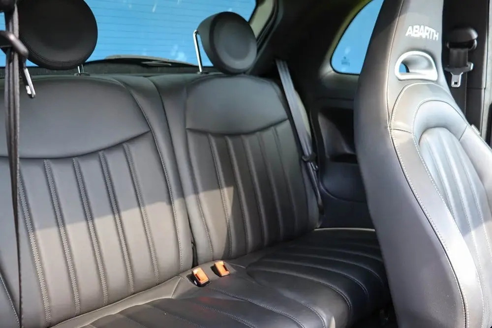 Fiat 500 1.4 T-Jet Abarth Turismo 165pk - Panorama - Grigio uit 2019, foto 15