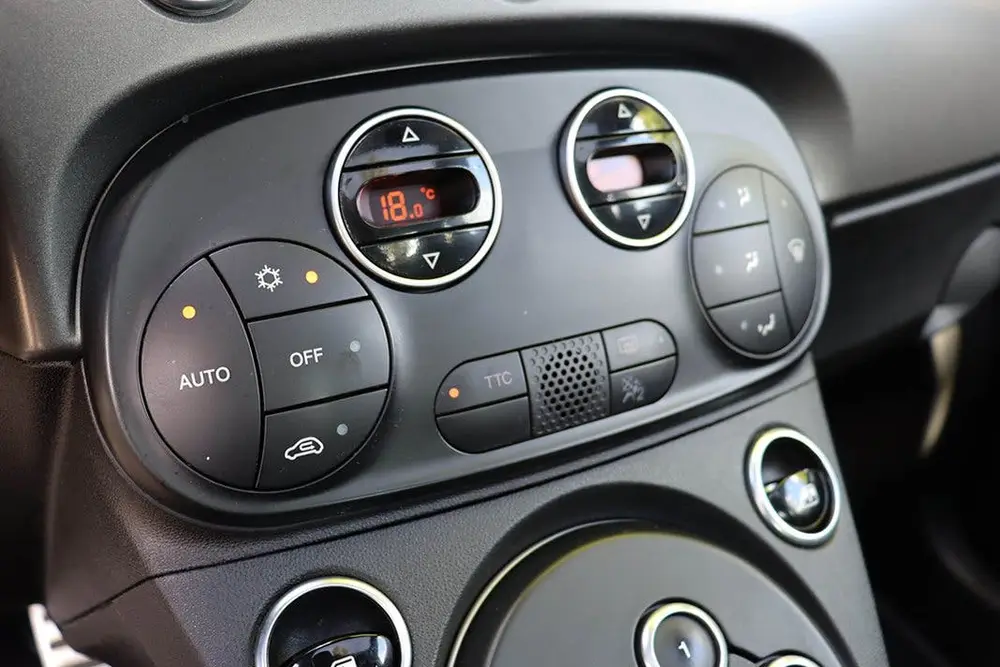 Fiat 500 1.4 T-Jet Abarth Turismo 165pk - Panorama - Grigio uit 2019, foto 18