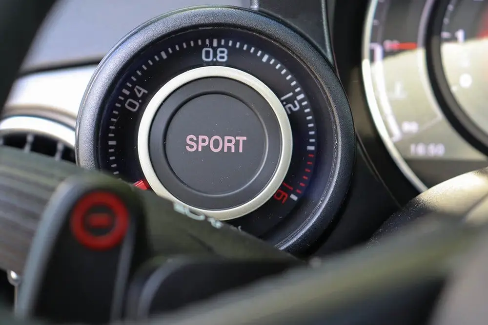 Fiat 500 1.4 T-Jet Abarth Turismo 165pk - Panorama - Grigio uit 2019, foto 19
