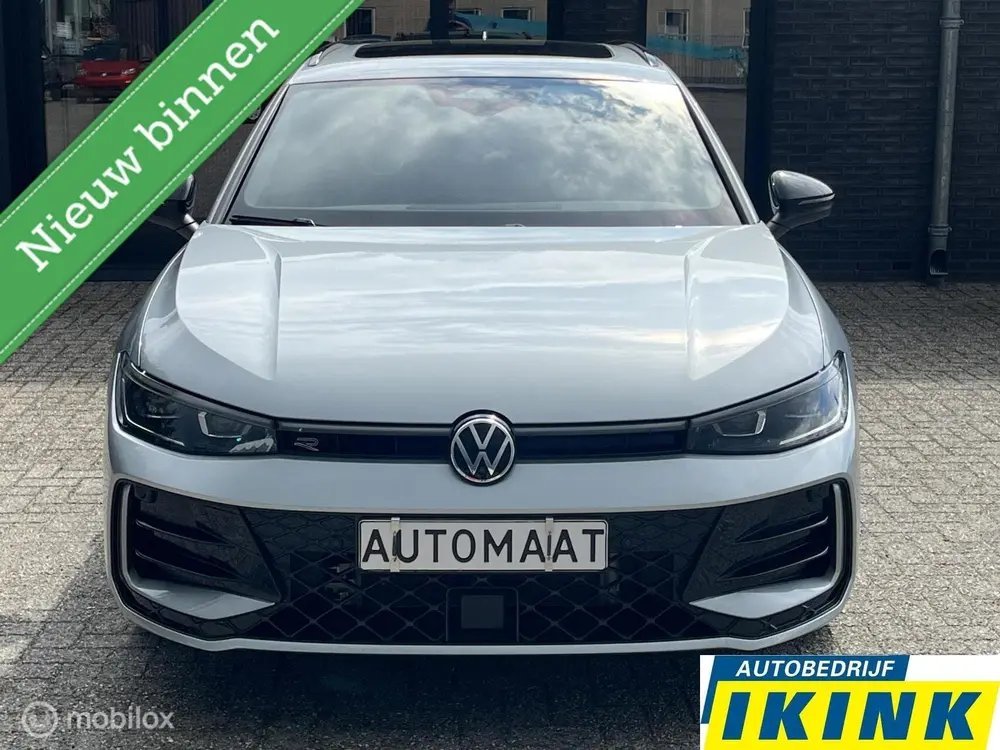 Volkswagen Passat Variant 1.5 eTSI R-Line Business uit 2024, foto 2