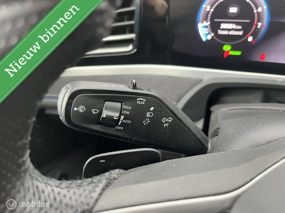 Volkswagen Passat Variant 1.5 eTSI R-Line Business uit 2024, foto 20