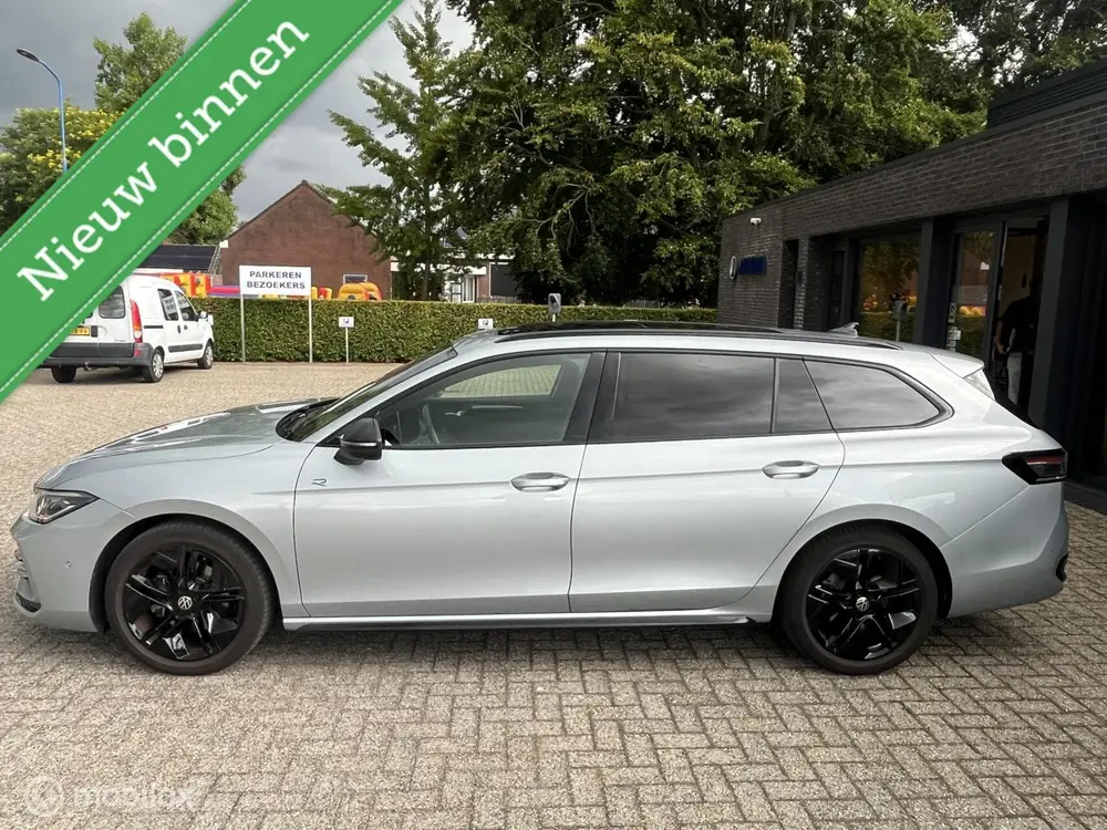 Volkswagen Passat Variant 1.5 eTSI R-Line Business uit 2024, foto 5