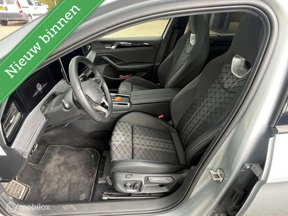 Volkswagen Passat Variant 1.5 eTSI R-Line Business uit 2024, foto 8