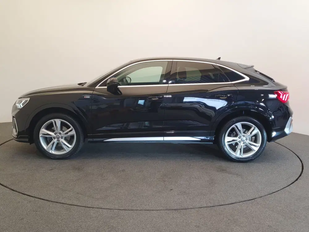 Audi Q3 35 TFSI S-Line Alcantara uit 2020, foto 2