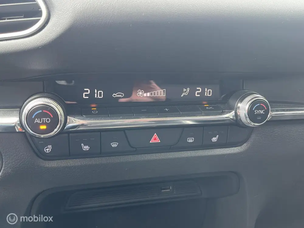 Mazda CX-30 2.0 e-SkyActiv-X M Hybrid Luxury uit 2020, foto 13