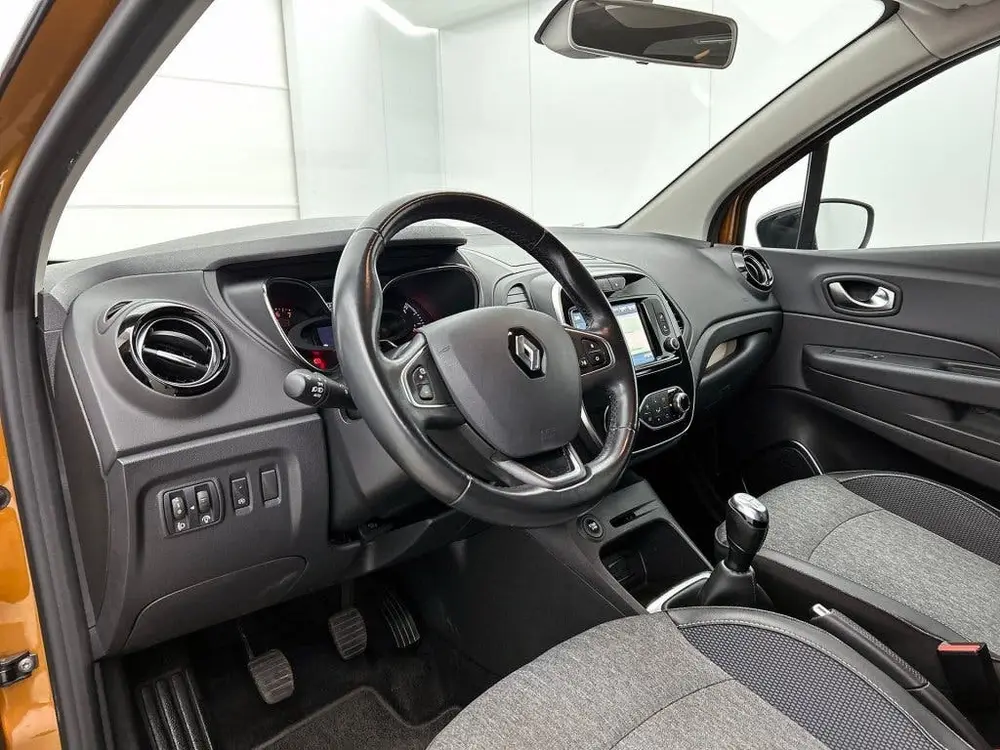 Renault Captur 0.9 TCe Intens (bj 2019) uit 2019, foto 19