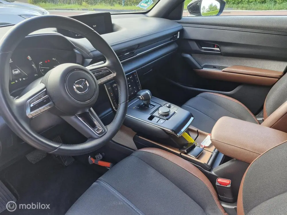 Mazda MX-30 e-SkyActiv 145 First Edition 36 kWh uit 2020, foto 18