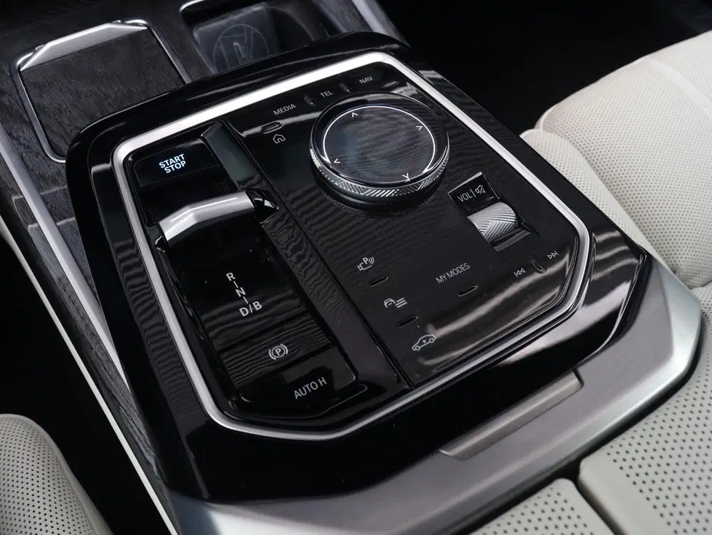 BMW i7 xDrive60 uit 2025, foto 17